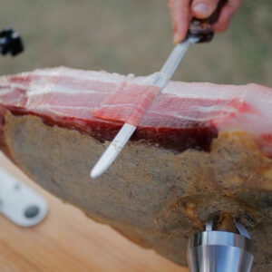 taglio con coltello prosciutto di cinta senese renieri