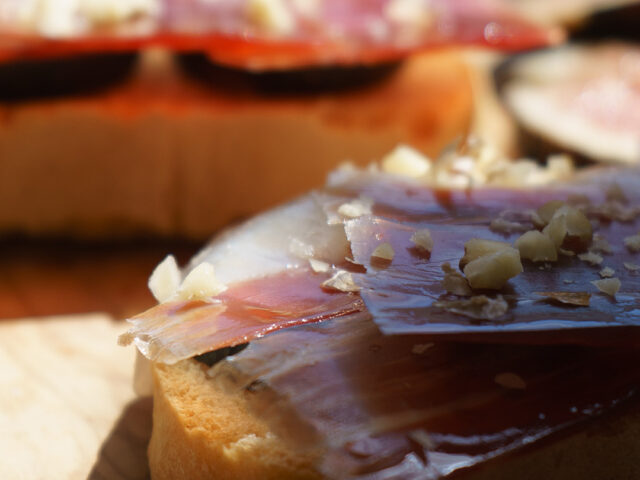 ricetta renieri con pane prosciutto e noci